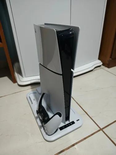 PS5 Slim 1TB com Base - Troco por Switch 2