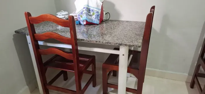 Vendo mesa granito para 6 cadeiras