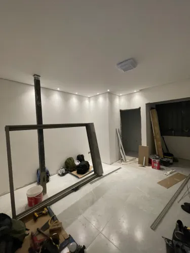 Pedreiro azulejista disponível pisos e porcelanatos 