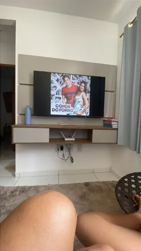 Guarda roupa e painel de parede