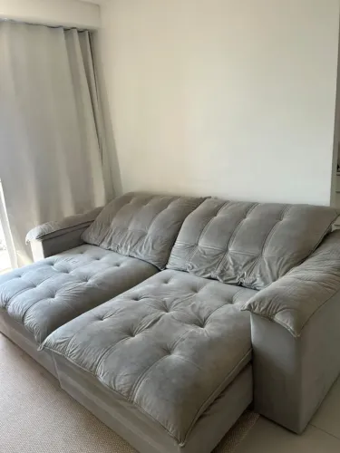 Sofá retrátil e reclinável cor cinza claro