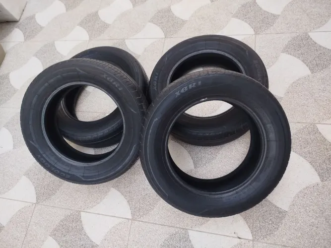 4 Pneus XBRI 205/65 R16 Usados - Bom Estado