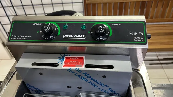 Fritadeira Elétrica Metalcubas 8000w - Zona Fria de Óleo