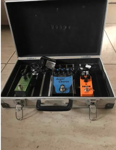 Pedais de Guitarra com Case
