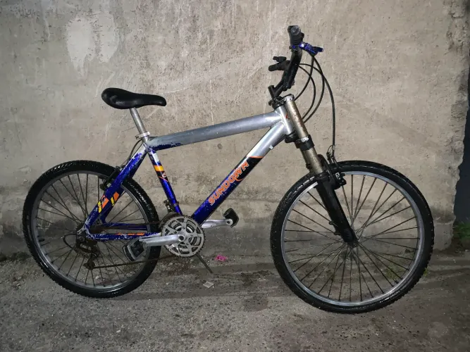 Bicicleta de alumínio
