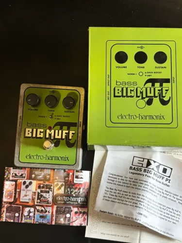 Pedal Fuzz Bass Big Muff Pi Electro-Harmonix | Completo com Caixa e Manuais