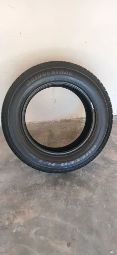 Pneu 225 65 17 Bridgestone Dueler estado de novo. Rav4, Grand Vitara, Compass, Toro