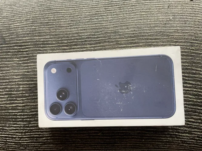 iPhone 17 Pro Max azul 256GB um ano de garantia Apple