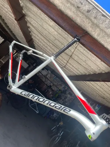 Quadro bicicleta CANNONDALE (L/19)