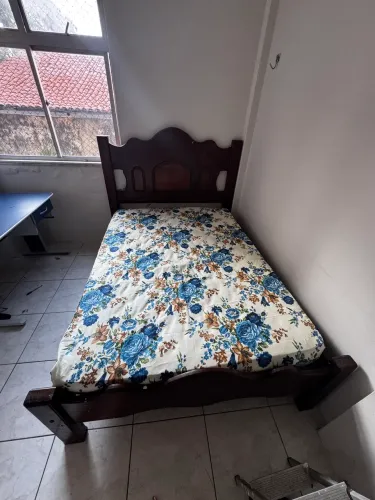 Cama de Casal em Madeira Maciça | Sem Colchão