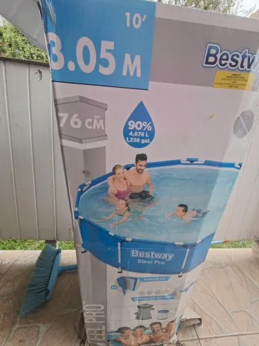 Piscina Estrutural 4.678l Deluxe Completa Acessórios Bestway Cor Azul Bomba 110v