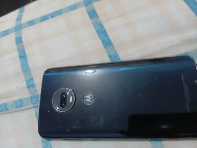 Celular Moto G7 Plus em ótimo estado
