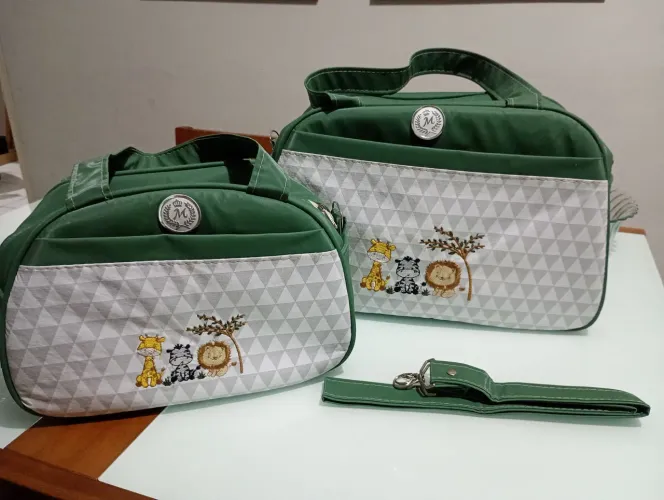 Kit Bolsa Maternidade Safari Verde - 2 Peças | Usado Apenas na Saída da Maternidade