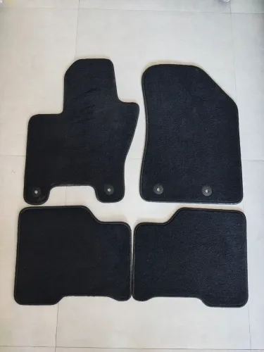 Jogo de Tapetes Originais Jeep Compass em nylon