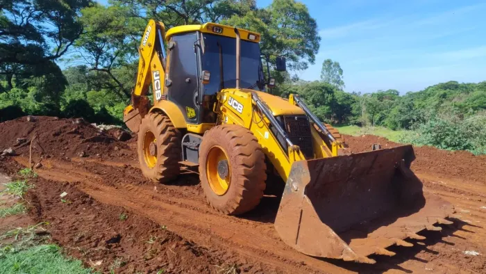 Retroescavadeira jcb 4cx ano 2012