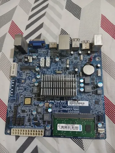 Vendo kit pl mae e memoria