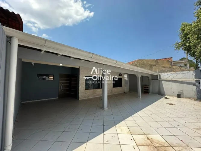 Casa no bairro Costa e Silva à Venda com 3 quartos por R$ 690.000