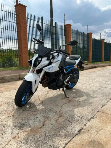 Moto lançamento