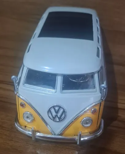 Miniatura Volkswagen Kombi