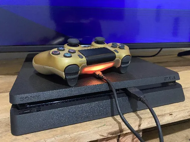 PS4 DESBLOQUEADO + ACESSÓRIOS