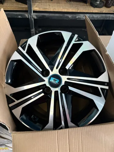 Roda HB20 aro 15 Black diamantada.