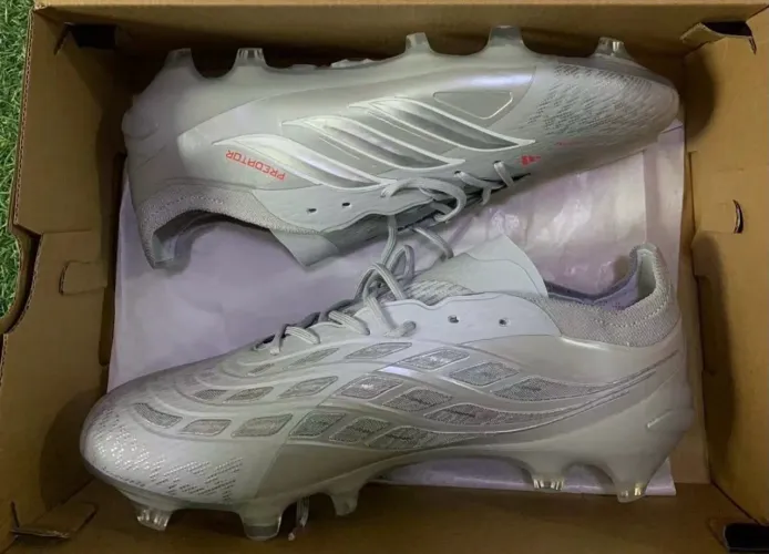 Chuteira adidas predator