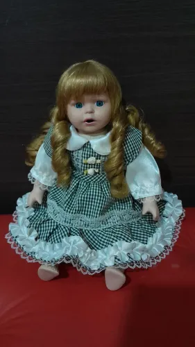 Boneca de porcelana