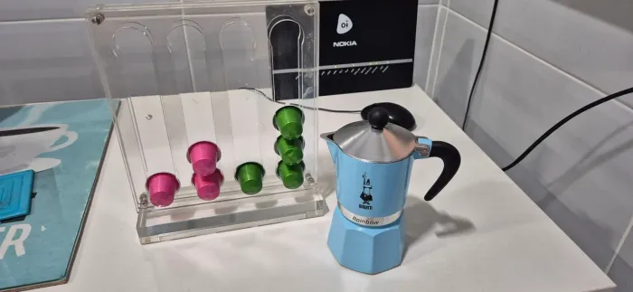 LINDA CAFETEIRA ITALIANA E PORTA CÁPSULA
