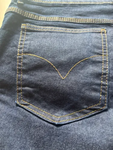 CALÇAS JEANS em TAMANHOS ESPECIAIS , em liquidação TOTAL: SÓ 59 reais cada unidade.