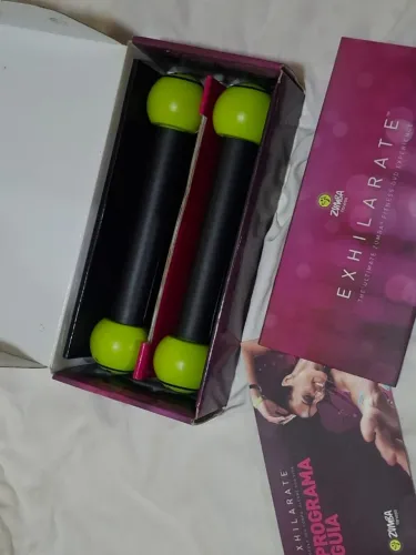 Kit Zumba Exhilarate Pesos e DVDs