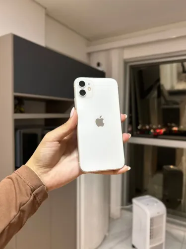 iPhone 11 64gb tela nova e Face ID off, botão de volume com instabilidade 