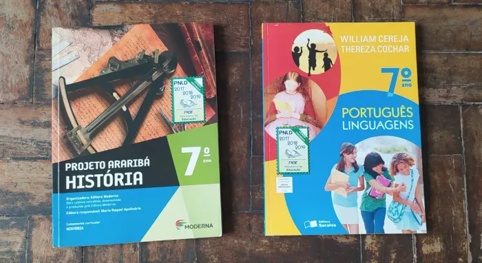 Livros ESCOLARES - R$ 35 CADA LIVRO ***