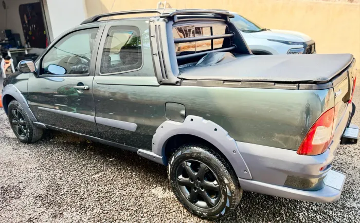 Fiat Strada Trekking 1.6 16V Flex CD 2013