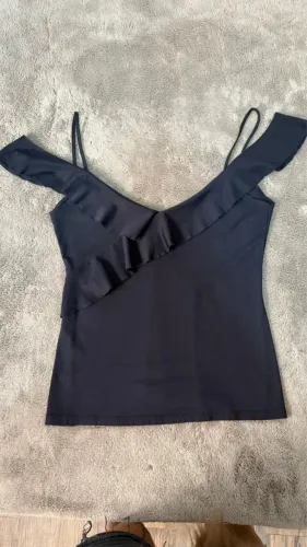 blusa siberian preta babados
