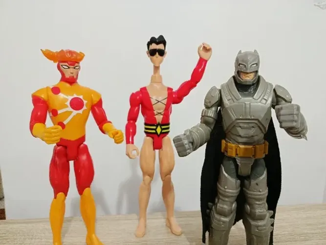 Bonecos DC - Batman, Plastic Man e Nuclear - Mattel