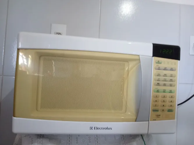 Microondas semi novo 200 reais