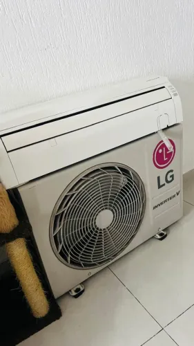 Ar-Condicionado LG Inverter 12.000 BTUs Quente e Frio (NEGOCIÁVEL)