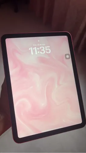 iPad 10º geração, excelente estado, nenhuma marca de uso, para vender rapido.