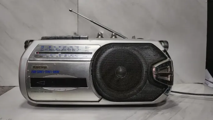 Rádio Gravador Aiwa RM 77SH 110/220V original! Perfeito