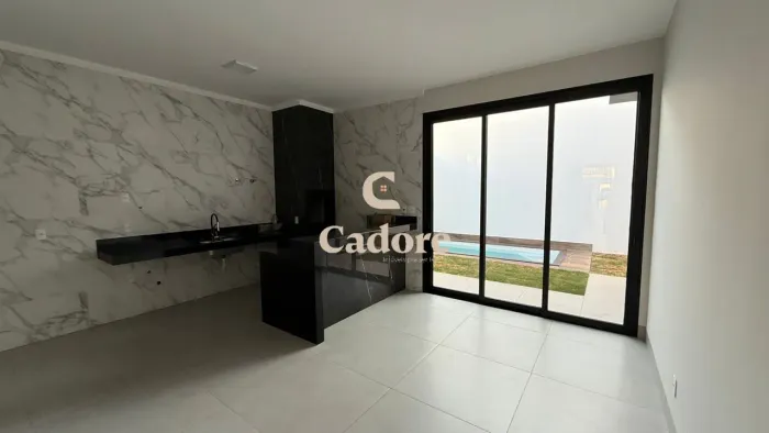 Casa de Alto Padrão no Vida Nova-3 Quartos, Piscina Aquecida e Desconto Especial