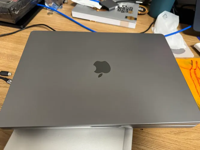Apple MacBook Pro 16? M1 Pro