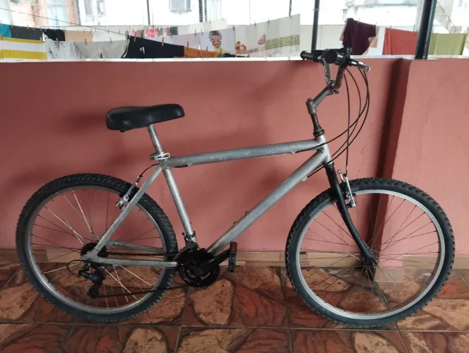 Bike em alumínio aro 26 