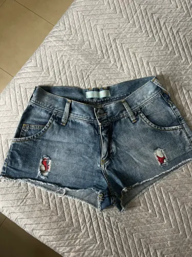 Short jeans
