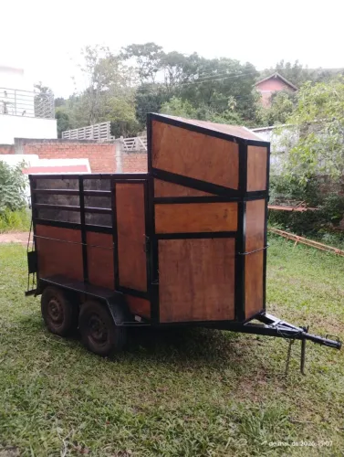 Reboque para levar 2 cavalos