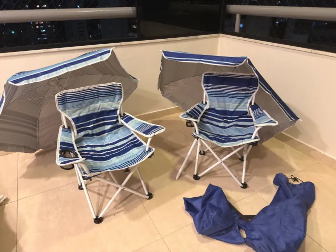 Cadeira de praia com sombreiro 