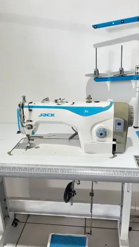 Máquina de costura industrial Jack 