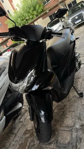 Moto Fluo Yamaha Automática