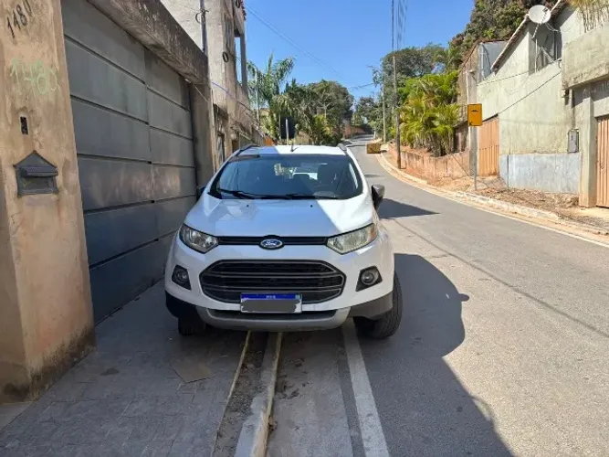 Ford Ecosport Freestyle 1.6 16V Flex 5P 2013
