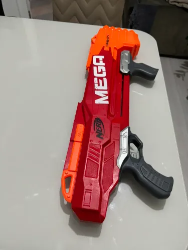 Brinquedo Nerf mega, muito nova perfeita 