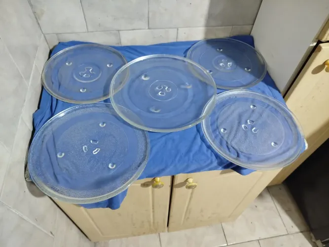 PRATOS PARA MICROONDAS R$20,00 A UND, RODÍZIOS/ARQUINHOS PARA MICROONDAS R$5,00 A UND.